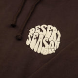 Desert Season Hoodie dunkelbraun mit weißem Logo-Print am Brustbereich