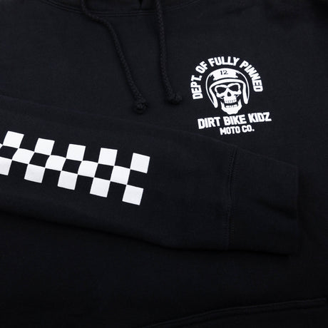 Kapuzenpullover schwarz: kleines Emblem am Brustbereich und karierte Ärmelstreifen