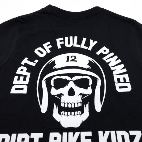 Youth premium black T-shirt back close-up: large white skull helmet graphic with arched “FULLY PINNED”