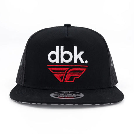 Schwarz Trucker-Cap mit dbk.-Logo und rotem Flügel-Emblem von oben