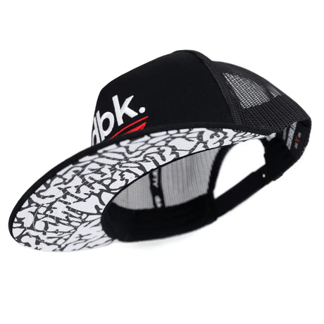 Schwarz Mesh-Cap mit gemusteter Frontblende und dbk.-Schriftzug