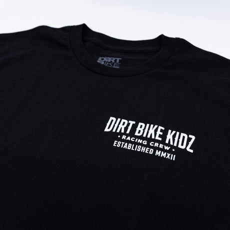 Nahaufnahme: schwarzes Youth T-Shirt mit Dirt Bike Kidz Racing Crew Schriftprint