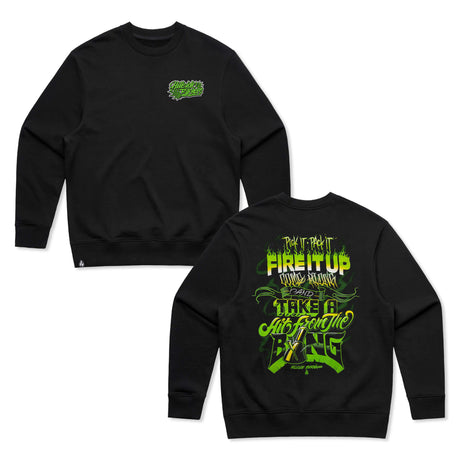 2er-Set: schwarzer Crewneck vorne mit Logo, hinten mit grünem „Fire It Up“-Print