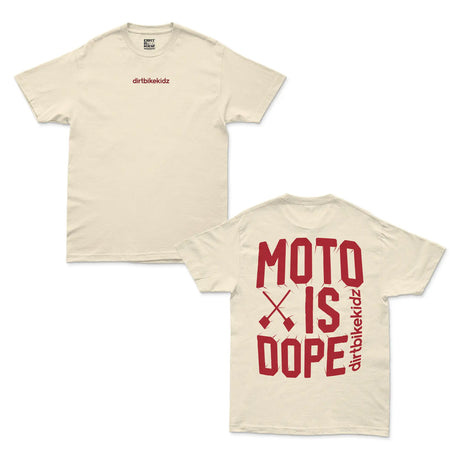 Moto is Dope T-Shirt in Cream mit rotem Schriftzug auf der Brust und kleinem Logo-Print