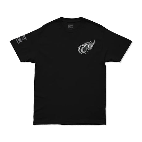 Two Wheels T-Shirt schwarz, kleines Flügel-Emblem vorne, seitlicher Ärmel-Print