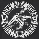 Rückendruck: Kreis-Logo mit Dirt-Bike und FAMILY FIRST-Text auf schwarzem Hoodie