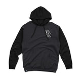 Family First Hoodie: schwarzer Hoodie mit Kapuze und Känguru-Tasche, kleines Brust-Logo